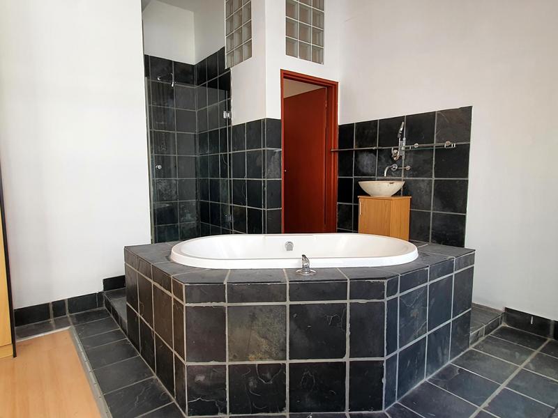 2 Bedroom Property for Sale in Cape Town City Centre Western Cape